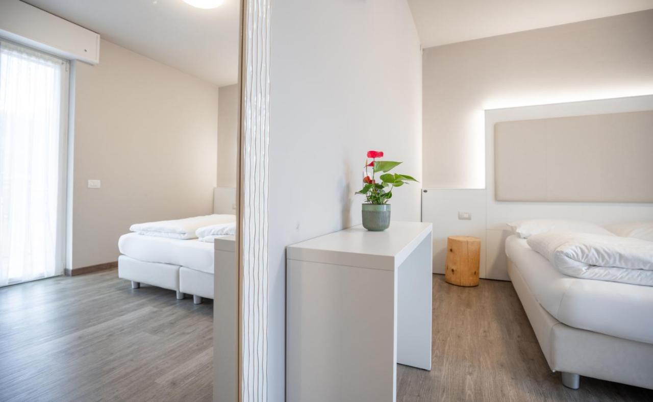 Hotel Rolly Riva del Garda Exterior photo